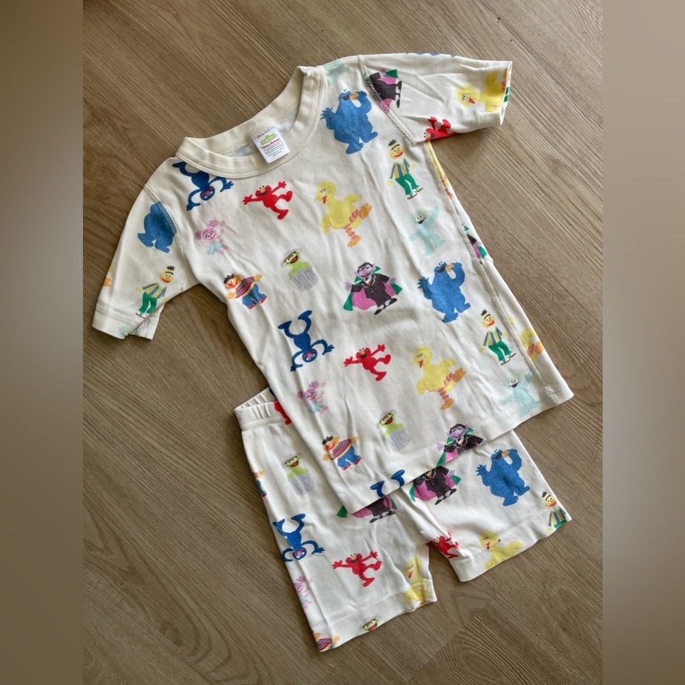 Hanna Andersson Sesame Street Kids Summer Pajamas in size 6-7